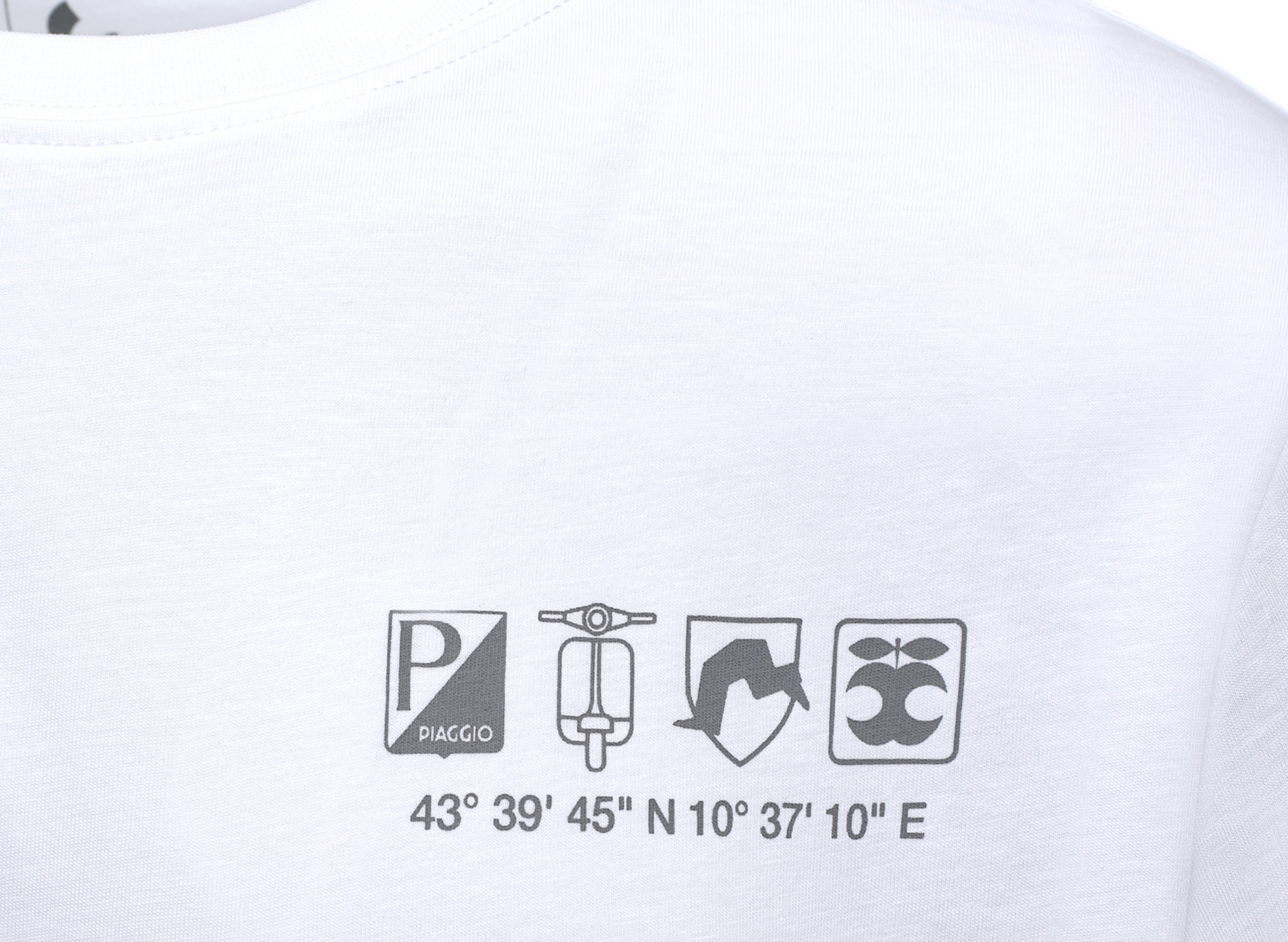 T-shirt Vespa Holy white collection DEC